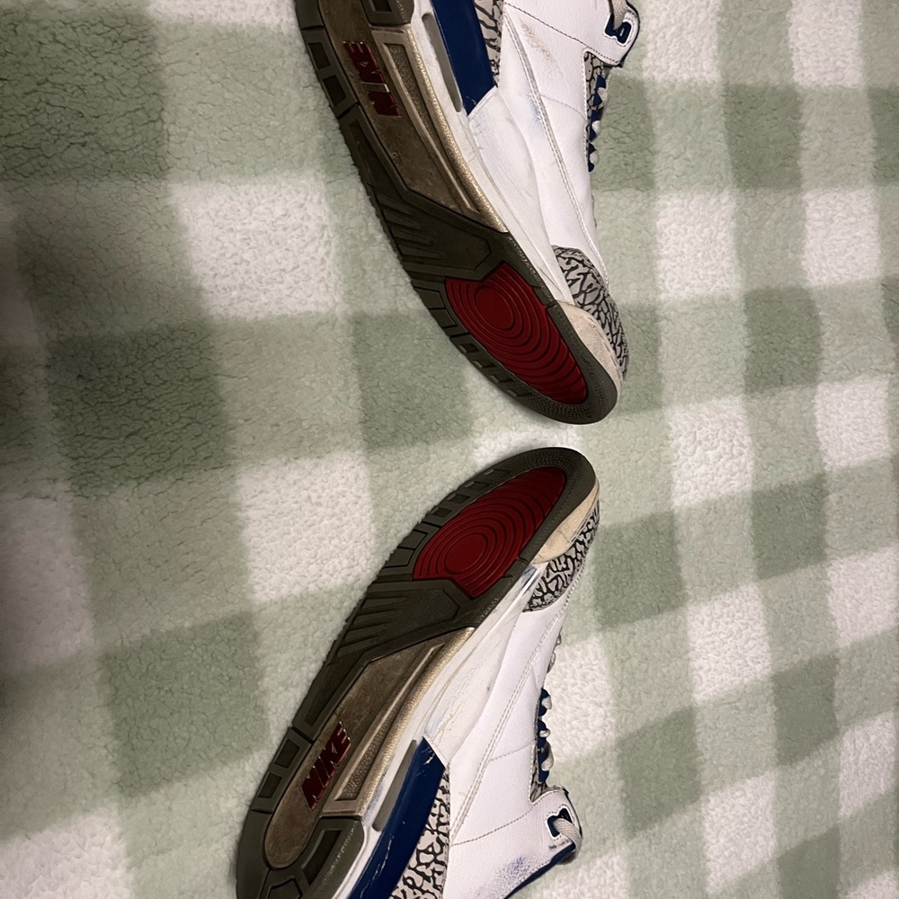 red white and blue jordan 11s. used. - Picture 5 of 5